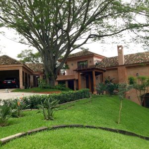 Materials & Construction Systems in Costa Rica: Best Practices for Tropical Conditions